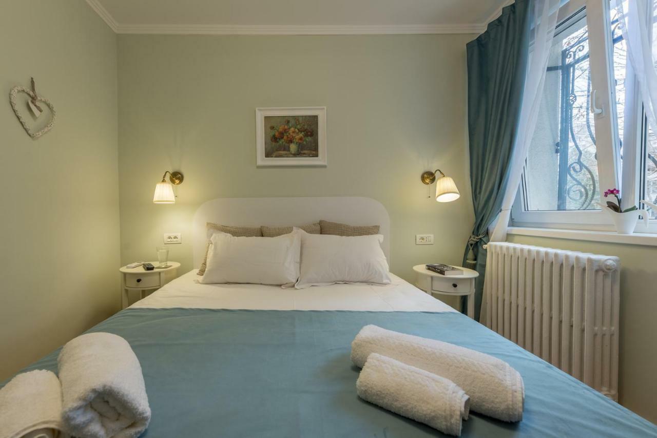 Central Stylish & Cozy One Bedroom Apartment - Adela Accommodation - Ideal For Long Stays Bucureşti Ngoại thất bức ảnh
